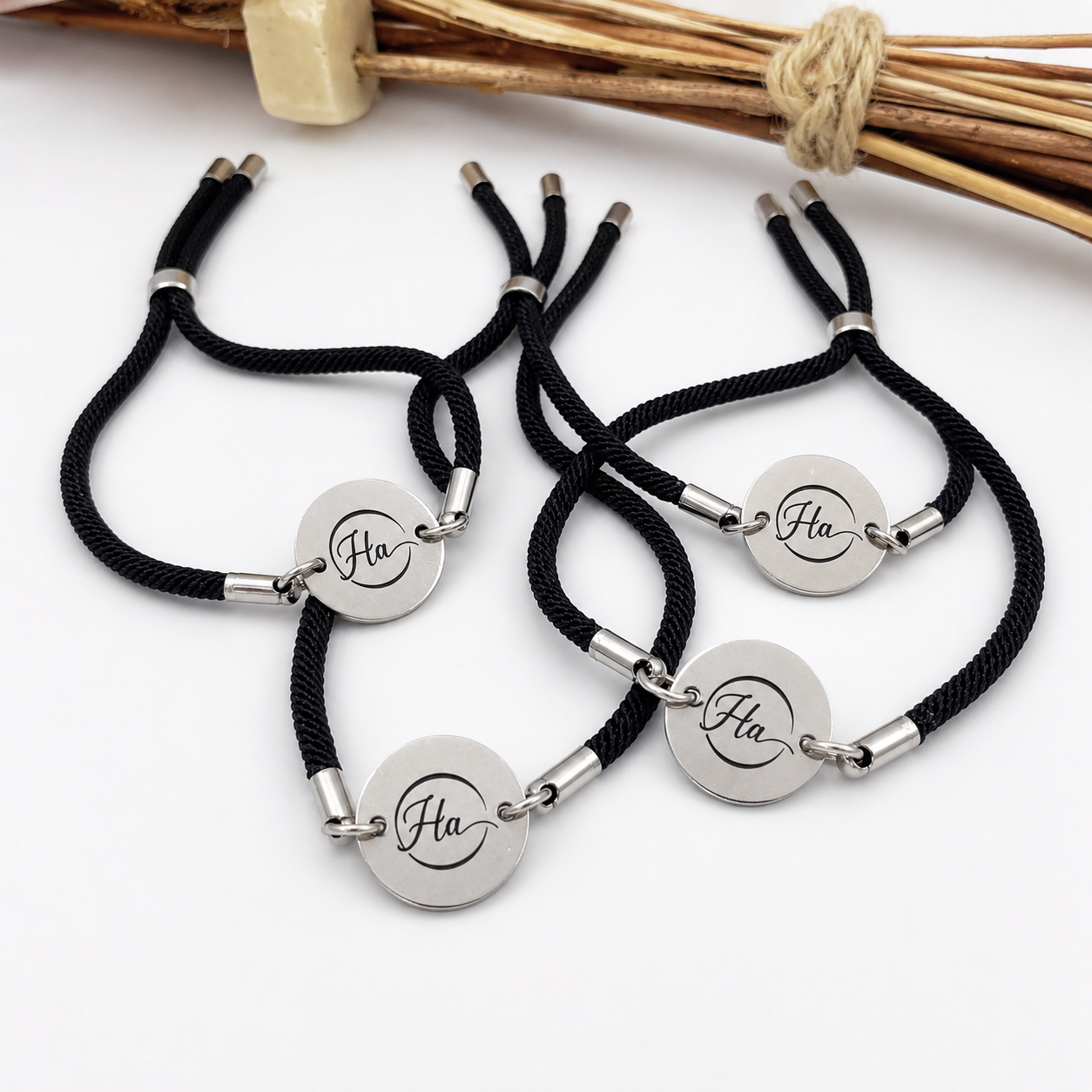 Pulsera Personalizada Cordón con Medalla y Perla - Acero Inoxidable