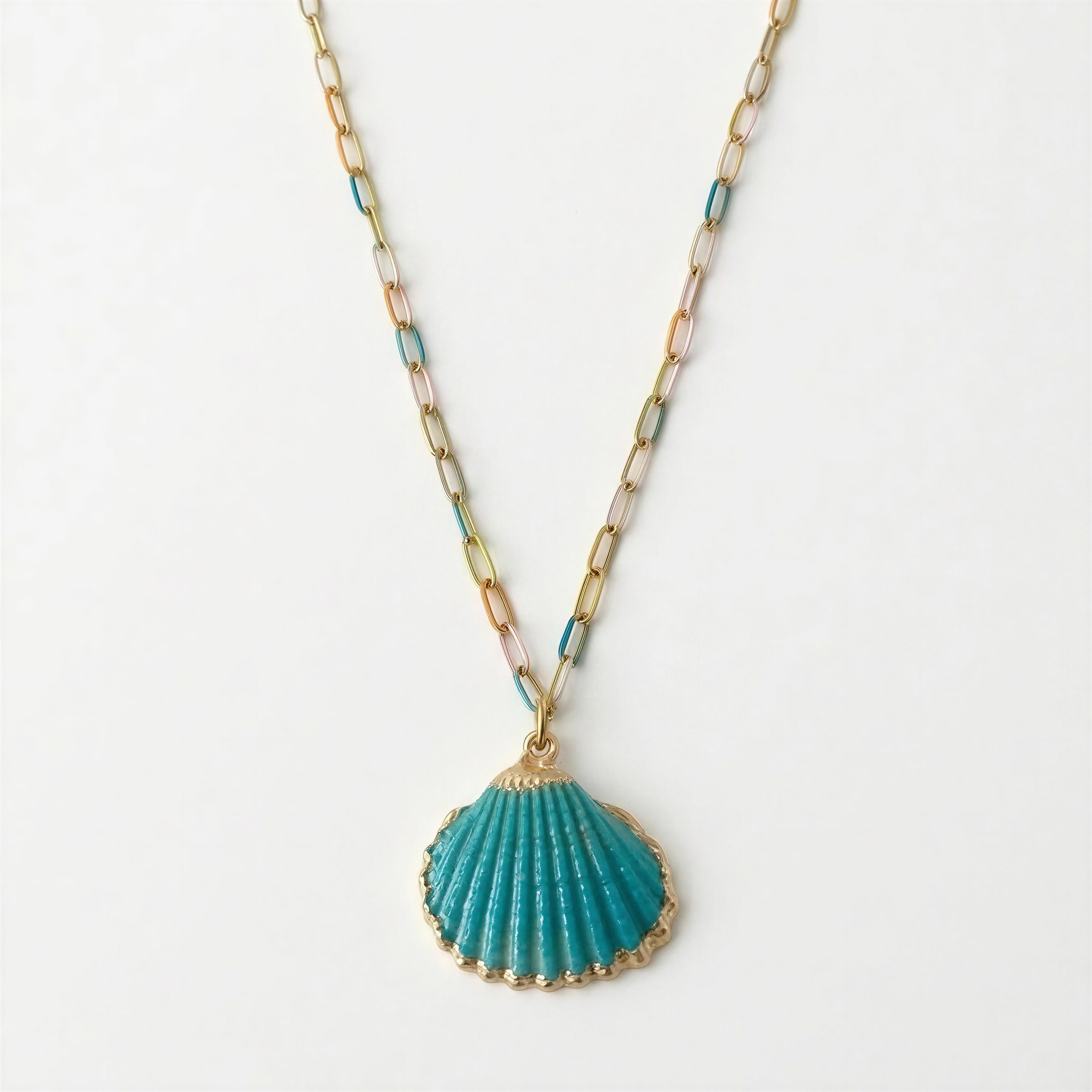 COLLAR CONCHA AZUL ACERO