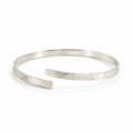 Pulsera Rígida Martillada Plata de Ley
