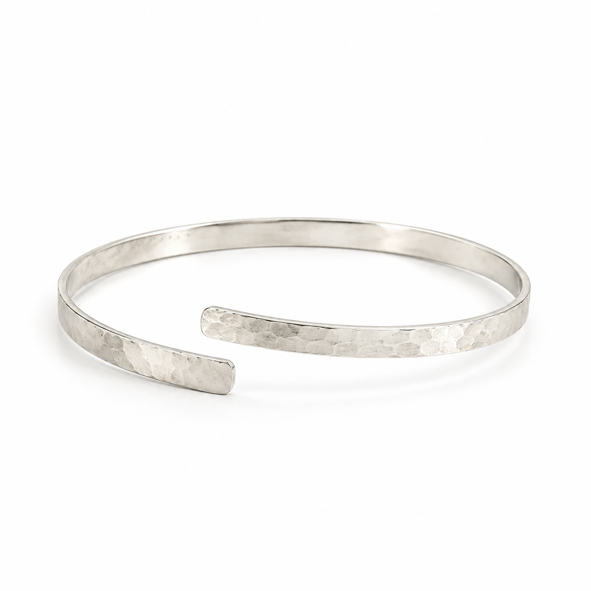 Pulsera Rígida Martillada Plata de Ley